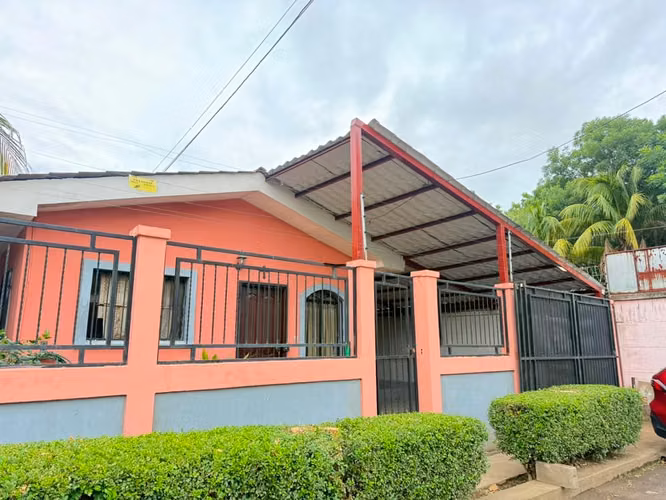 Casa en Venta en Villas Valeska 1 | Km 13 Carretera Masaya | US$75,000 - Imagen 2