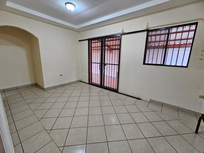 Casa en Venta en Villas Valeska 1 | Km 13 Carretera Masaya | US$75,000 - Imagen 12
