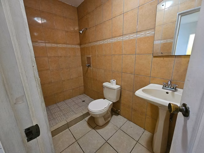 Casa en Venta en Villas Valeska 1 | Km 13 Carretera Masaya | US$75,000 - Imagen 17