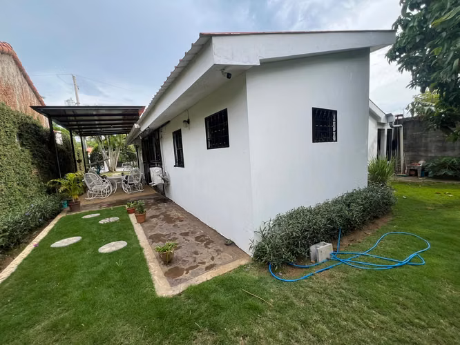 KW -  Venta de casa en Residencial de Esquipulas !!