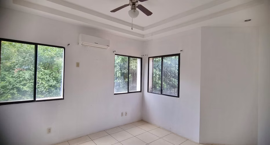 Altos de ticomo casa con amplios espacios - Imagen 9
