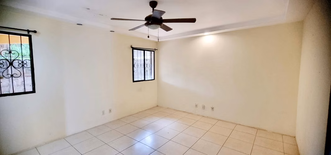 Altos de ticomo casa con amplios espacios - Imagen 12