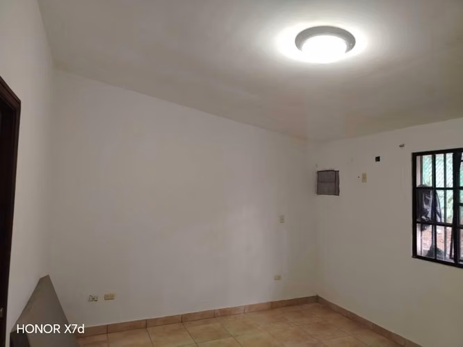 Apartamento sin muebles c sur