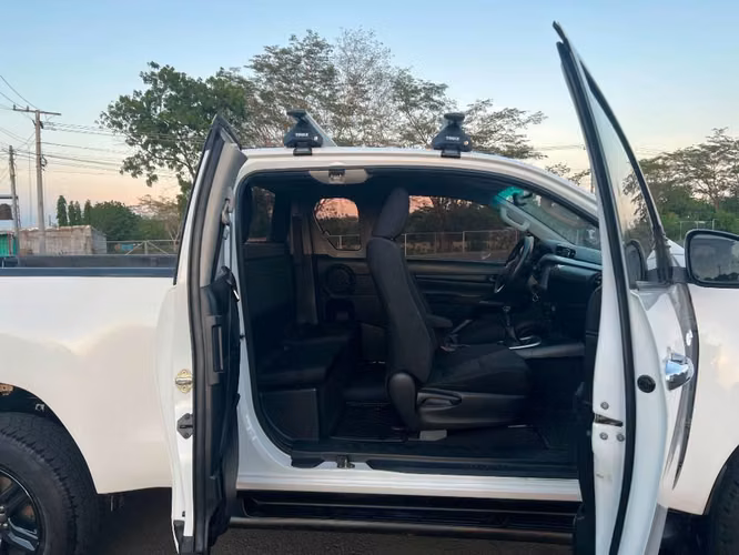 TOYOTA HILUX EXTRA CAP TINA LARGA - Imagen 5