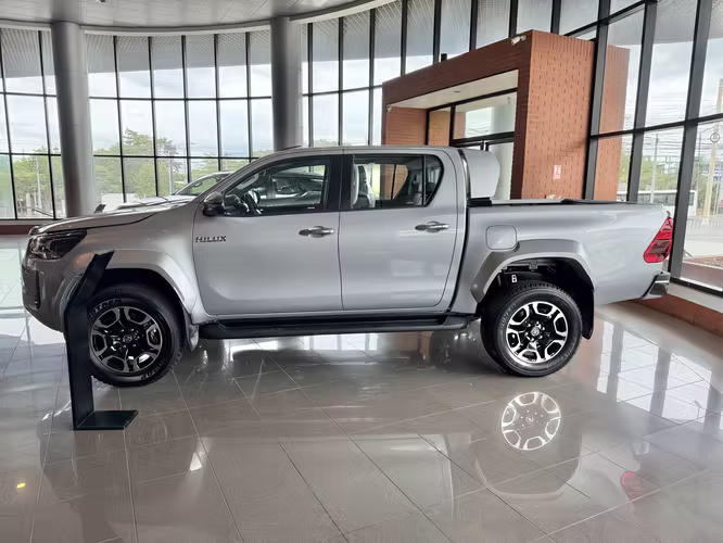 VENDO/CAMBIO -  Hilux SRX LA MAS FULL - Imagen 8