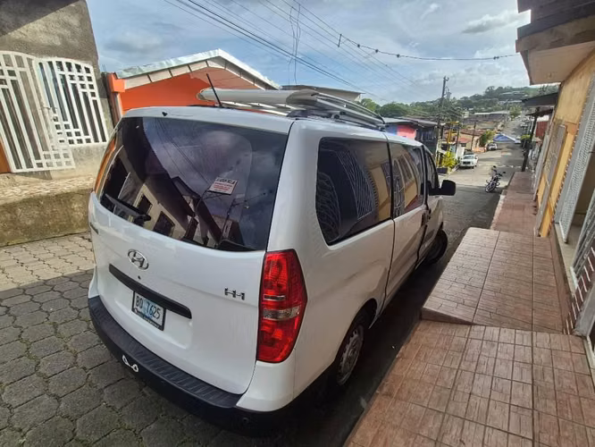 Microbus Hyundai H-1 2017