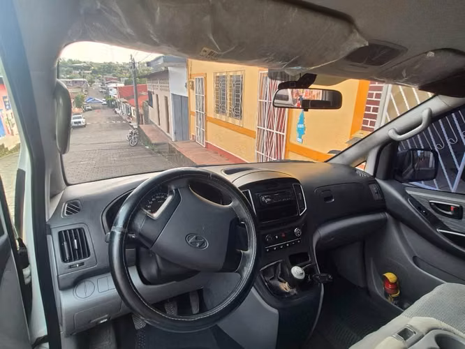 Microbus Hyundai H-1 2017