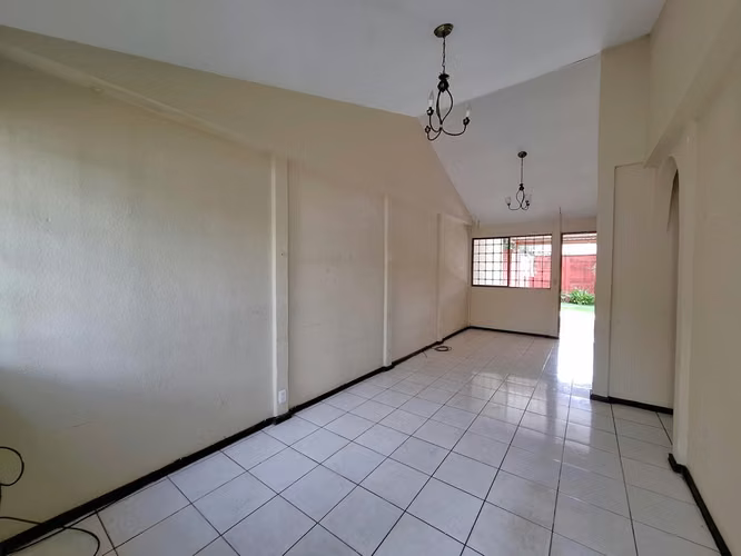 GG - , casa en Carretera Masaya Km 13 !! - Imagen 4