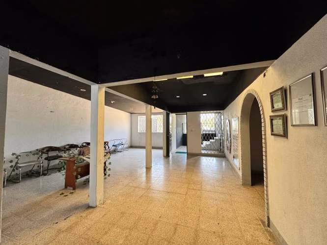 KW - Venta,  local comercial en Los Robles - Imagen 6