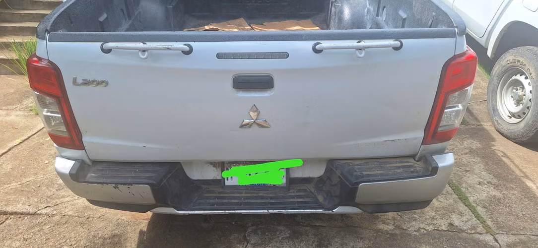 Se vende Camioneta Mitsubishi L200 - Año 2024 - Imagen 3