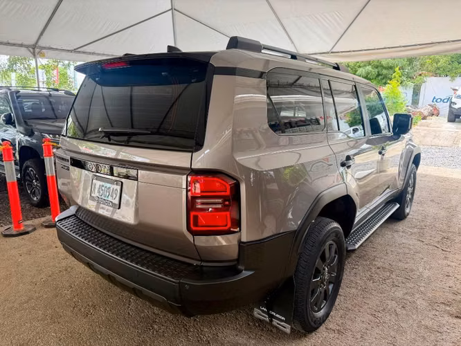 VENDO Toyota Landcruiser Prado 2026  CON Hannah Leiva - Imagen 4