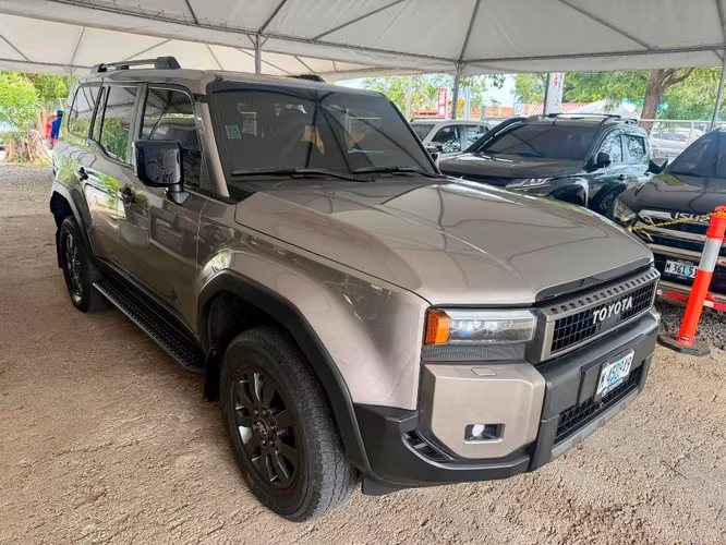 VENDO Toyota Landcruiser Prado 2026  CON Hannah Leiva