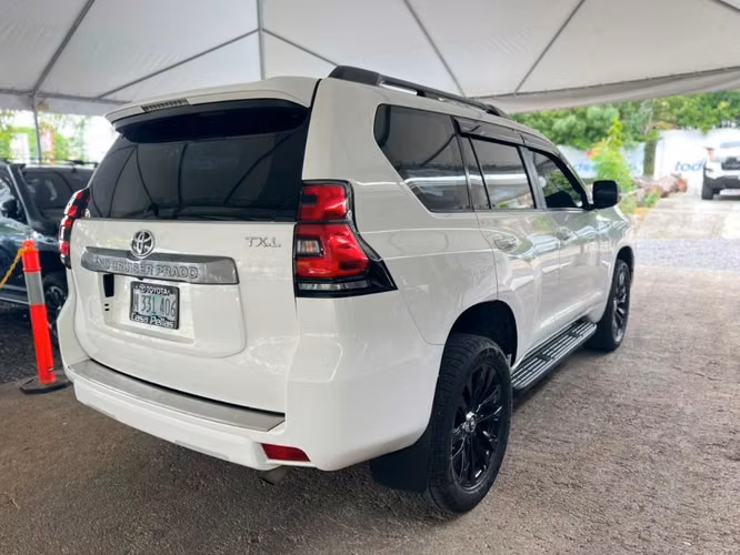 VENDO TOYOTA PRADO TXL 2021/ CON Hannah Leiva - Imagen 4