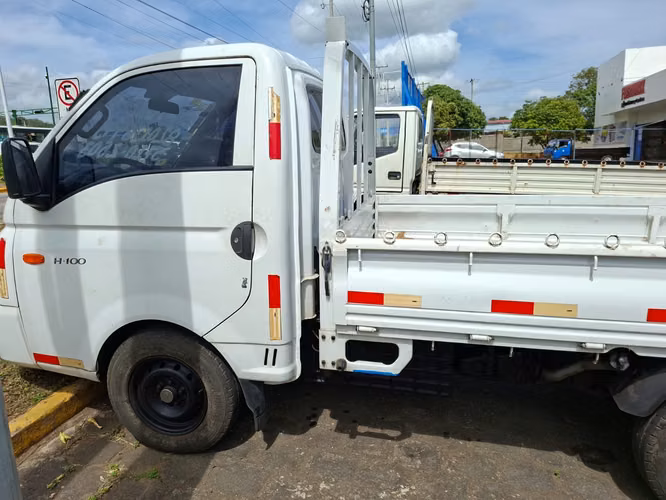 CAMION H 100 AÑO 2022
