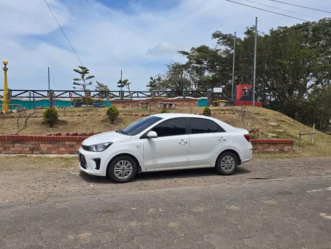Vendo Kia Soluto 2025