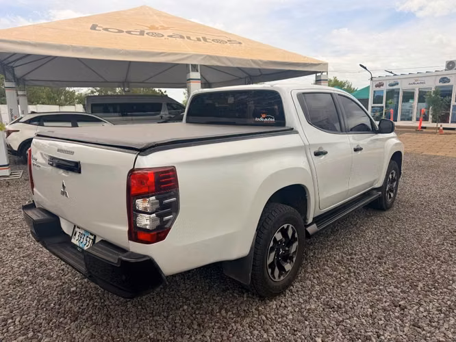 MITSUBISHI L200 SPORTERO AÑO 2024