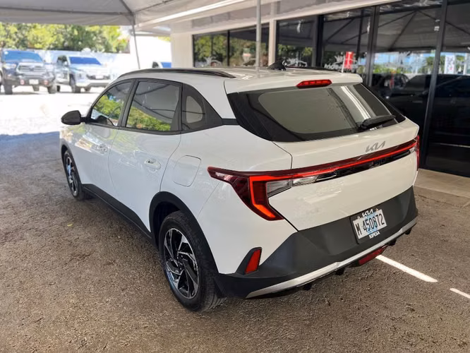 KIA K3 CROSS AÑO 2023 - Imagen 4