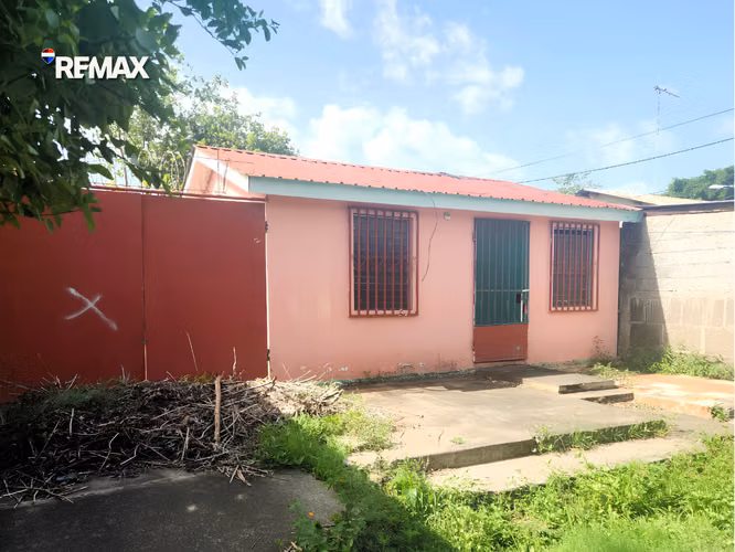 Casa Funcional en Residencial Praderas del Doral - Imagen 2