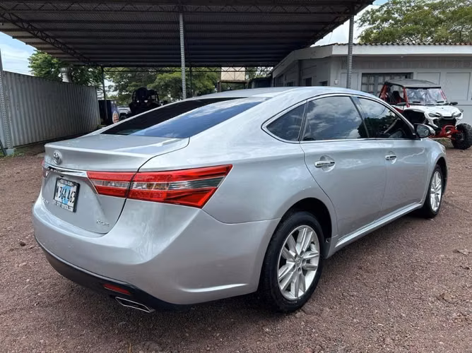 Toyota Avalon XLE año 2014