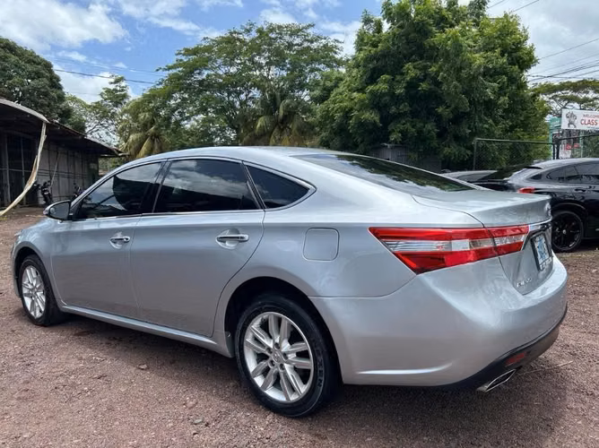Toyota Avalon XLE año 2014