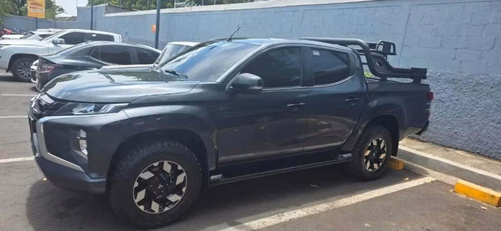 Mitsubishi L200 2024 – Excelente estado - Imagen 3