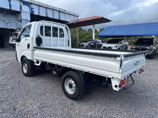 Kia K2700