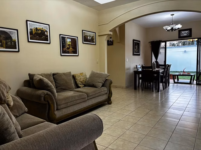 Casa Amueblada con Piscina en Villas Carolina | Renta US$1,200 | Venta US$190,000 - Imagen 12