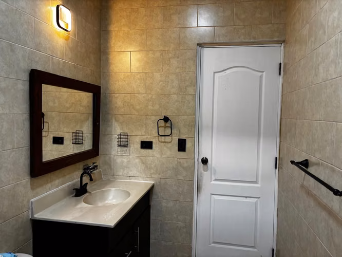 Casa Amueblada con Piscina en Villas Carolina | Renta US$1,200 | Venta US$190,000 - Imagen 11