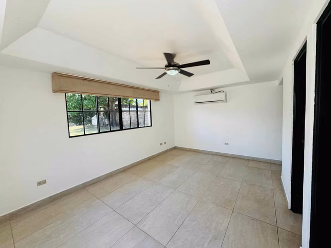 KW - Venta , casa amplia en Carretera Masaya Km 12 - Imagen 8