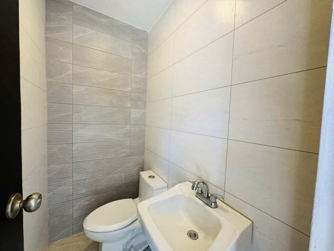 KW - Venta , casa amplia en Carretera Masaya Km 12 - Imagen 9