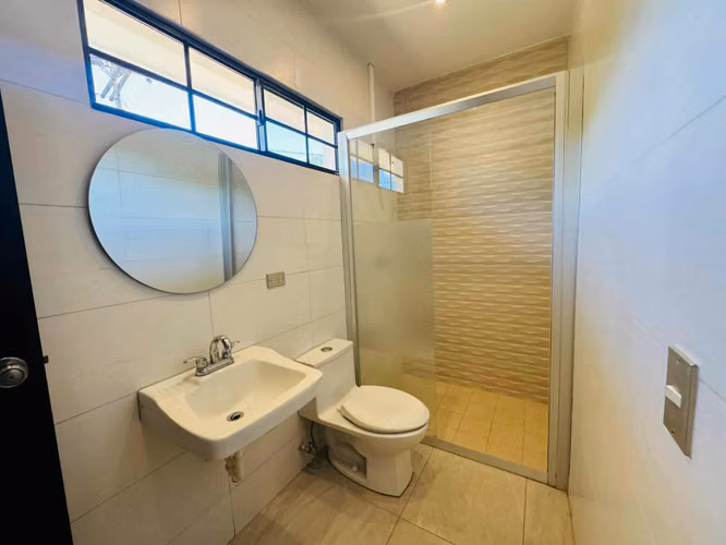 KW - Venta , casa amplia en Carretera Masaya Km 12 - Imagen 6