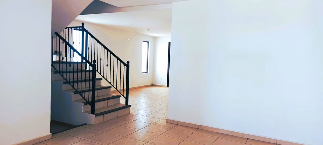 EM-Renta propiedad Estreno dos plantas, Condominio El Cortijo de la Sierra - Imagen 5