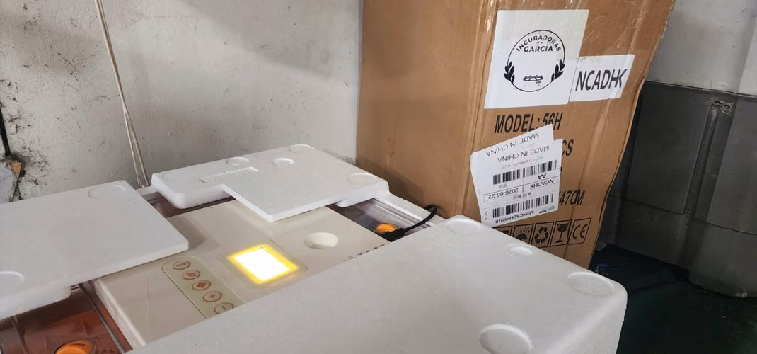 incubadora automatica de 56 huevos