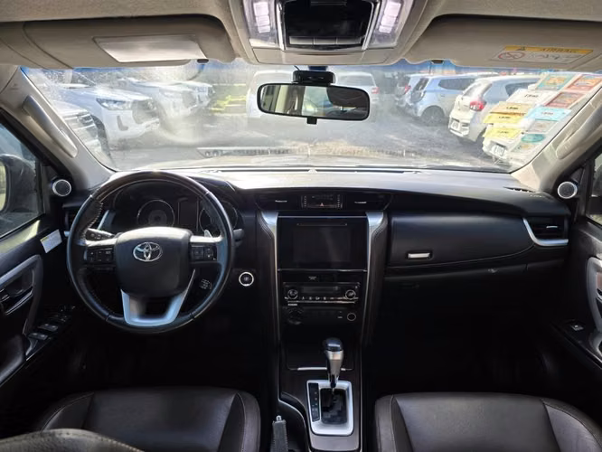 TOYOTA FORTUNER 2018 AUTOMÁTICA 4x4 - Imagen 3
