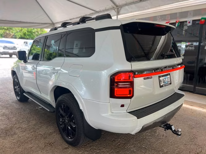 Toyota Prado Luxury año 2026 - Imagen 4