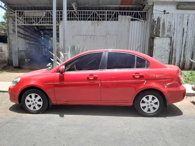 Vendo Hyundai Accent año 2011 (manual)