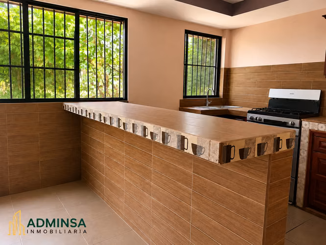 ¡CASA EN VENTA EN VISTAS DE MOMOTOMBO! - Imagen 4