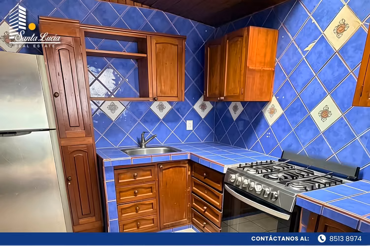 Casa en Venta en Los Robles ideal para inversión - LL - Imagen 8