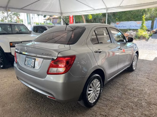 SUZUKI DZIRE AÑO 2023
