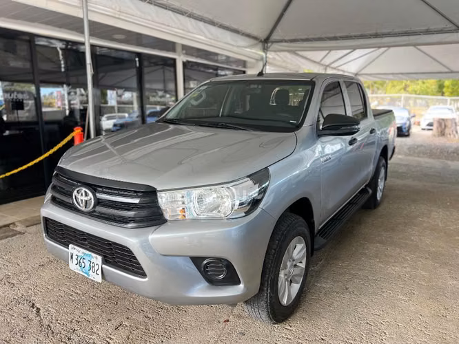 TOYOTA HILUX AÑO 2023 - Imagen 3