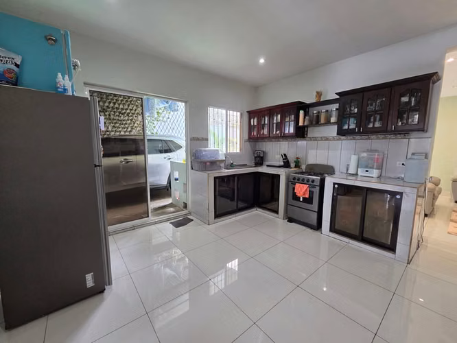 Casa en Venta en Residencial San Andrés | Renovada | US$73,000 - Imagen 3