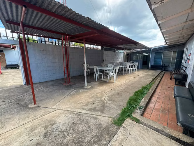 KW - Venta,  propiedad comercial en Los Robles - Imagen 10