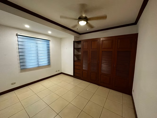 Rento casa en las cumbres de managua