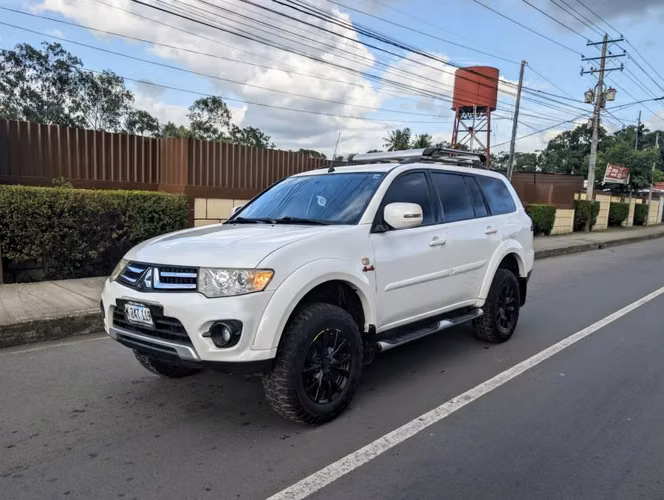 Mitsubishi Nativa 4x4 Automática año 2016 - Imagen 2