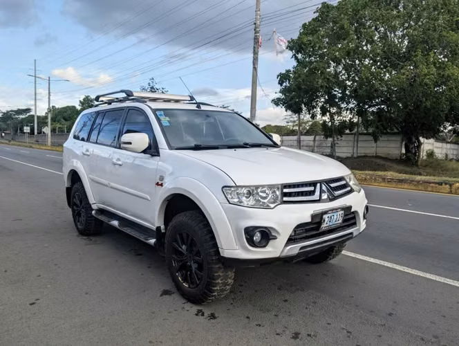 Mitsubishi Nativa 4x4 Automática año 2016