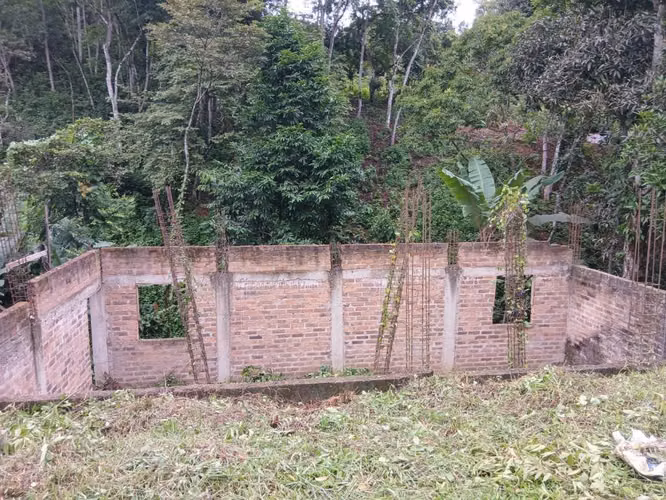 Terreno en El Pataste con construcción iniciada - Imagen 3
