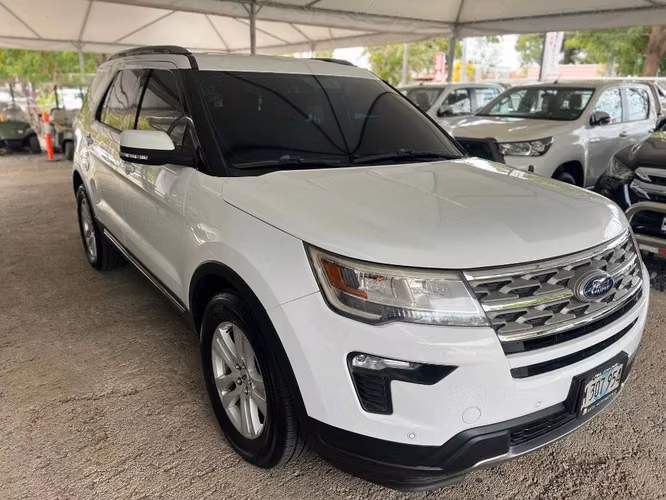 FORD EXPLORER XLT AÑO 2018