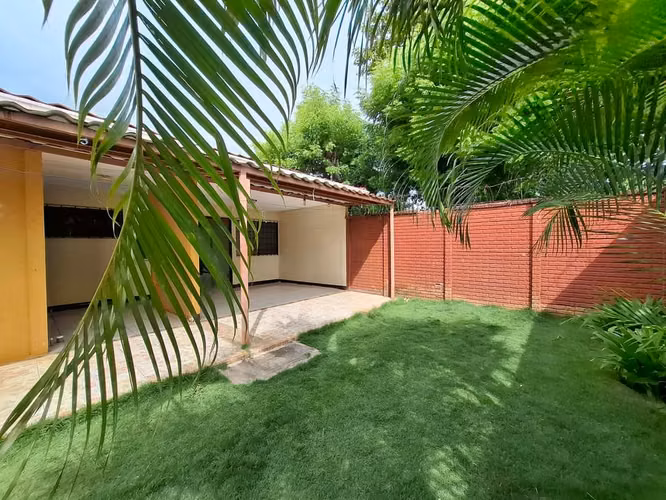 FP-vendo casa en residencial Carretera a Masaya - Imagen 9