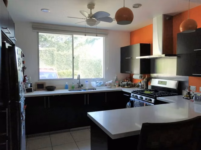 CASA AMOBLADA EN VENTA EN CONDOMINIO – CERCA DE GALERÍAS SANTO DOMINGO - Imagen 3