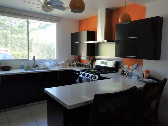 CASA AMOBLADA EN VENTA EN CONDOMINIO – CERCA DE GALERÍAS SANTO DOMINGO - Imagen 4